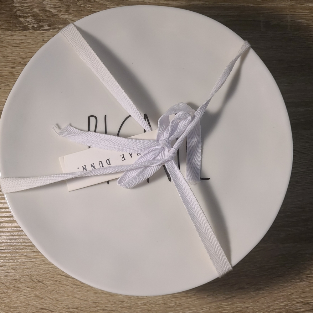 New Rae Dunn 4 plates set